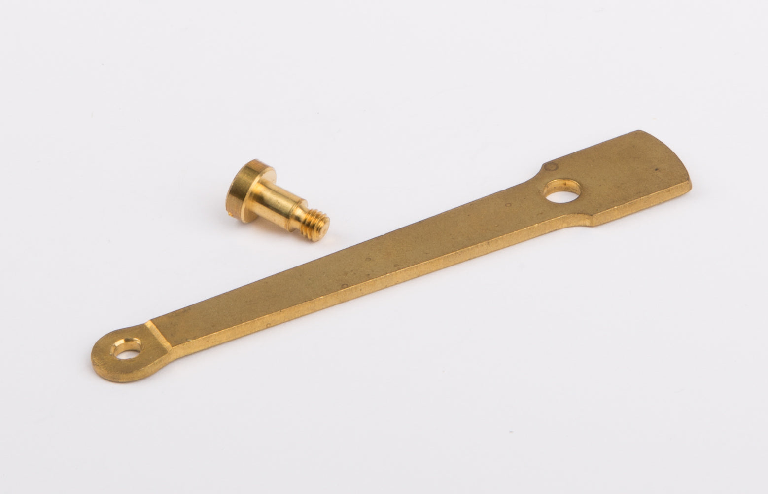 Piston connecting rod with screw
